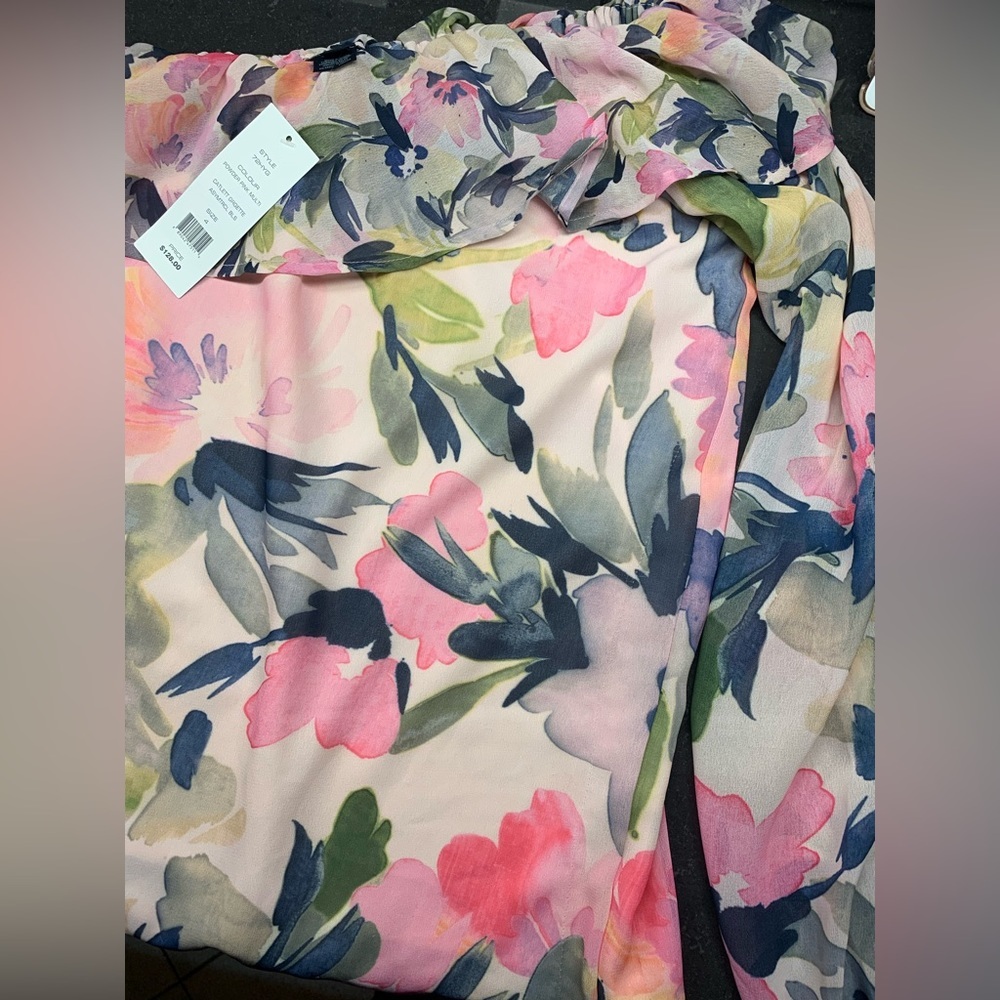 NWT French Connection One Sleeve Flower Top - Picture 4 of 6